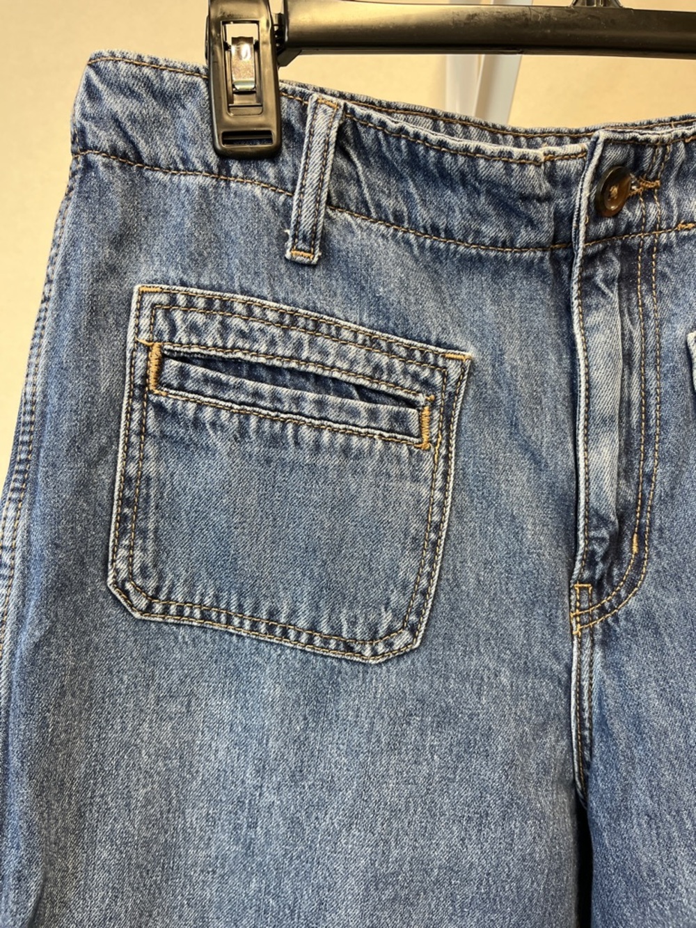 Old Navy Women’s Relaxed Baggy Wide-Leg Jeans in Medium Blue 12 - Picture 3 of 4
